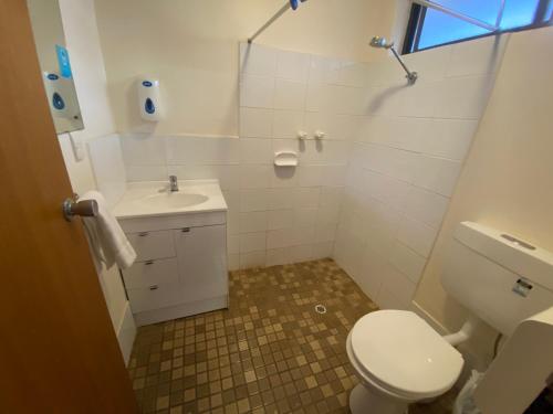 Hawker Hotel Motel - Guest Ratings and Reviews