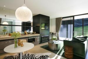 Hepburn at Hepburn - Amenities and Services