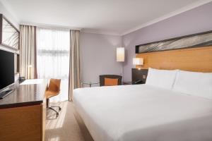 Hilton London Kensington Hotel - Amenities and Facilities
