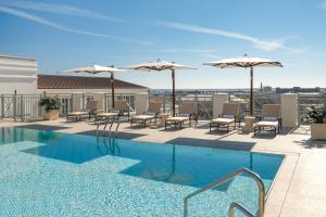 Hotel Bennett Charleston - Diverse Room Types and Features