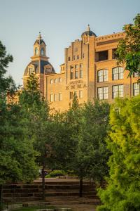 Hotel Emma at Pearl on the Riverwalk - Exceptional Service and Staff