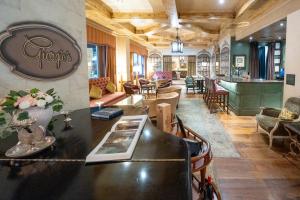 Hotel Granduca Houston - Guest Experience