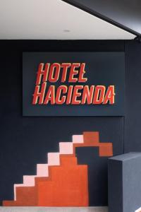 Hotel Hacienda - Parking and Transportation