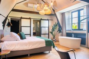 Hotel Van Der Meer - Room Types and Pricing