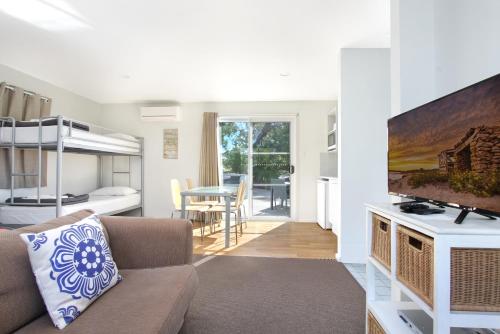 Huskisson Holiday Motel Cabins - Cancellation and Prepayment