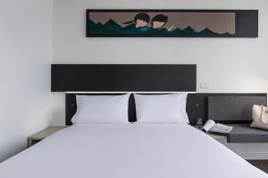 Ibis Adelaide - Dining and On-site Facilities