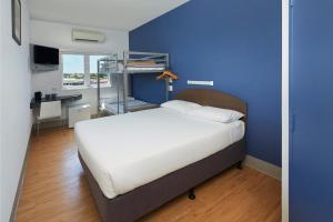 Ibis Budget Perth Airport - Location and Transport