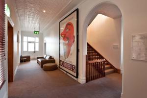Ikon Hotel - Dining and Nightlife Options
