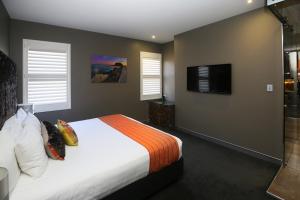 Junction Hotel - Guest Reviews and Ratings
