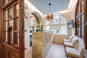 Kings Cross Express Inn - Nearby Landmarks