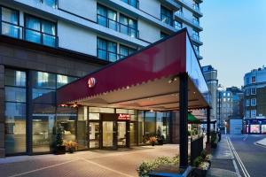 London Marriott Hotel Marble Arch - Cozy Guest Rooms
