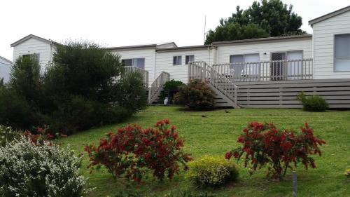 Lookout Holiday Units - Location and Attractions