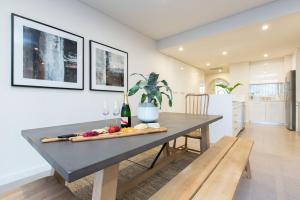 Luxury Four Bedroom Apartment With Swimming Pool - Outdoor Swimming Pool