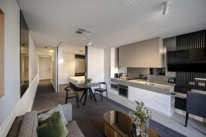 Majestic M Suites - Accessibility and Services