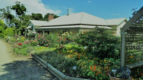 Manderley Park Farmstay B&B - Unparalleled Hospitality and Service