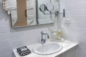 Mansions on Pulteney - Amenities and Services