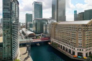 Marriott Executive Apartments London, Canary Wharf - Nearby Attractions and Transportation