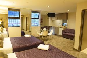 Melbourne ViVo - Dining and Shopping Nearby