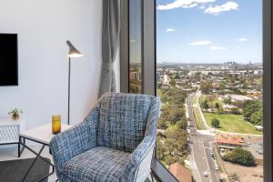 Meriton Suites George Street, Parramatta - Location and Accessibility