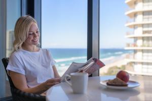 Meriton Suites Surfers Paradise - Location and Accessibility