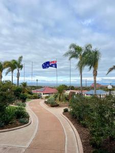 Mirambeena Motel - Guest Reviews and Ratings