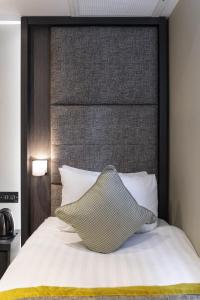 Mornington Hotel London Victoria - Hotel Policies