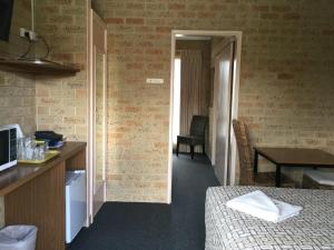 Mount Barker Valley Views Motel & Chalets, Western Australia - Policies