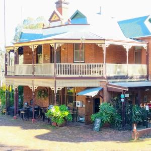 Mundaring Weir Hotel - Check-in and Check-out