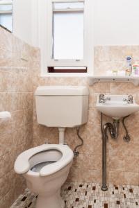 New Crown Hotel Motel - Accommodation Options