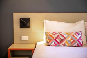 Nightcap at Monash Hotel - Guest Ratings and Feedback