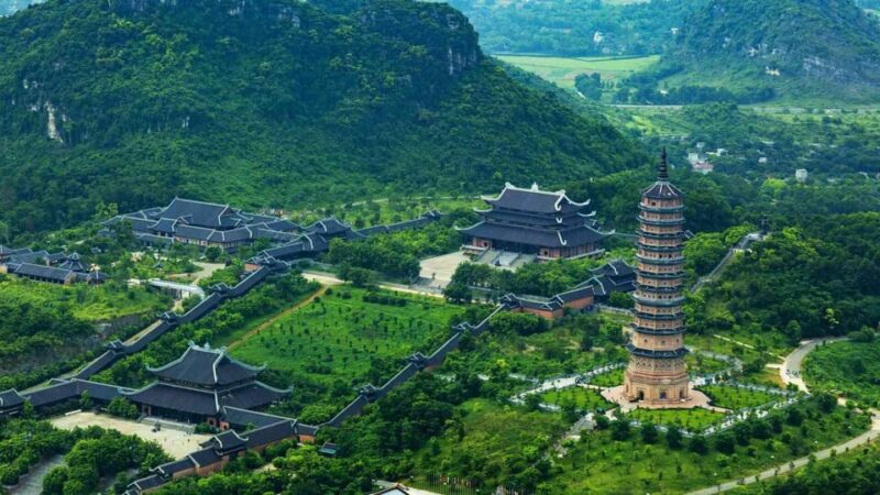 Ninh Binh: Discover The Beauty of Bai Dinh・Mua Cave・Trang An - Buffet Lunch