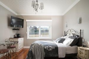 Noahs Stanley Luxury Bed and Breakfast - Dining and Breakfast