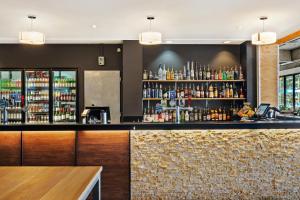 North Pier Hotel - Dining and Beverages