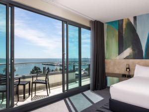 Novotel Geelong - Booking and Check-in