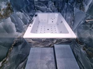 NOX Kensington Gardens - Accommodation Options and Features