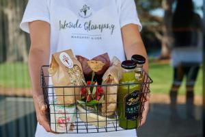 Olio Bello Lakeside Glamping - Lakeside Setting and Activities