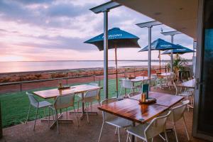 Onslow Beach Resort - Getting to the Resort