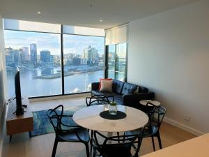 Orange Stay at Collins Wharf Review - Transportation and Access