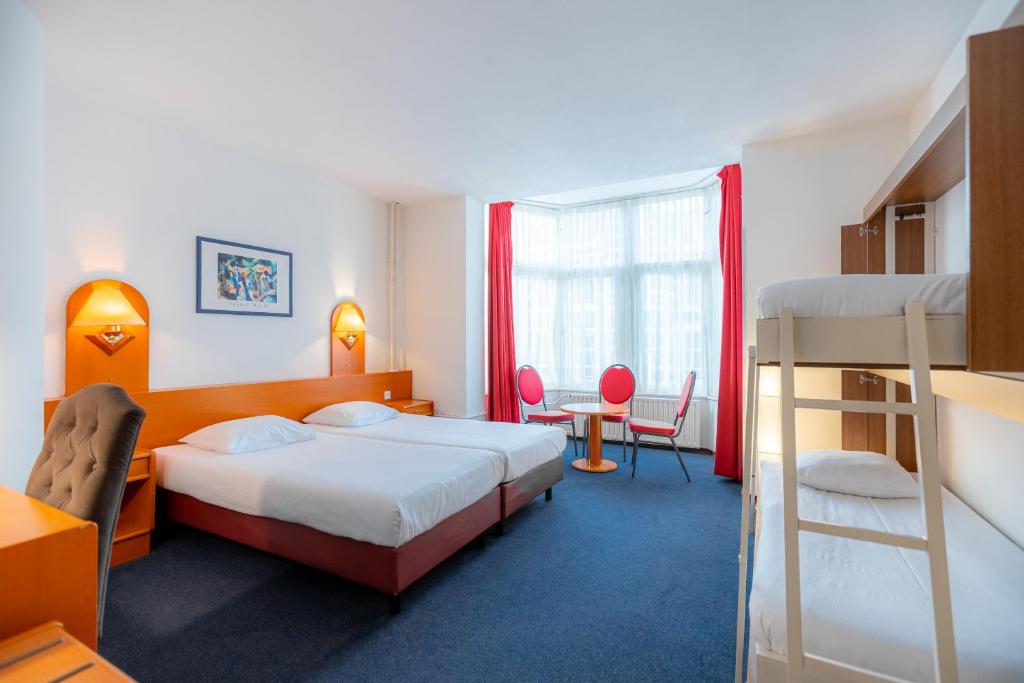 Owl Hotel - Nearby Attractions and Accessibility