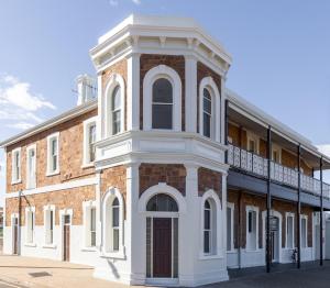 Pastoral Hotel Motel - Booking and Check-in Details
