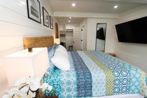 Pelican Post at Anna Maria Island Inn - Nearby Attractions