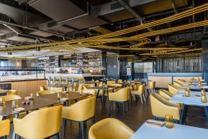 Peppers Docklands - Dining and Additional Services