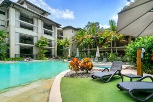 Private Apartments in the Temple Beachfront Resort Palm Cove - Location and Nearby Attractions