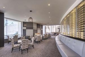 Rendezvous Hotel Perth Scarborough - Location and Accessibility
