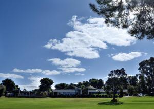 Renmark Country Club - Guest Services and Amenities