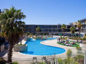 Resort Hotel Room 107 - Unbeatable Location