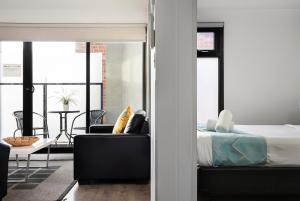 RNR Serviced Apartments North Melbourne - Payment and Deposits