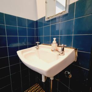 Royal Hotel - Dining and Amenities