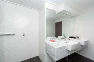 Rydges Canberra - Guest Policies