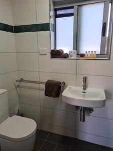 Safari Lodge Motel - Check-in and Checkout